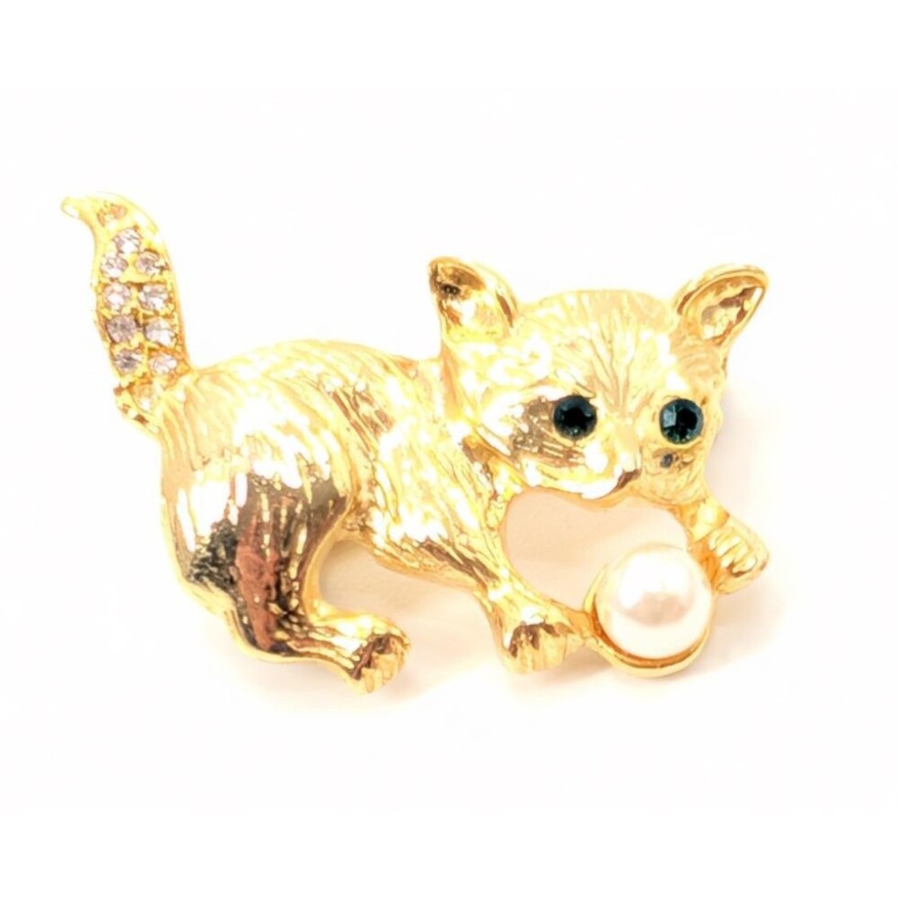Kitten with Pearl Ball Rhinestone Tail Emerald Eyes Gold Tone Vintage Brooch Pin